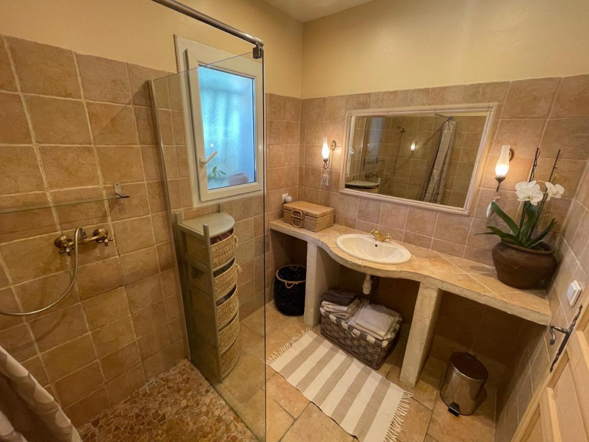 Bed and Breakfast Le Calme De La Garrigue Russan Экстерьер фото