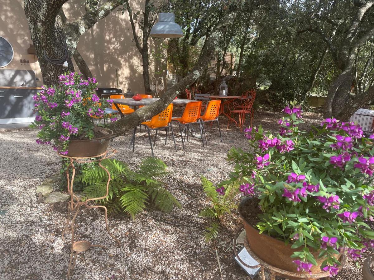 Bed and Breakfast Le Calme De La Garrigue Russan Экстерьер фото