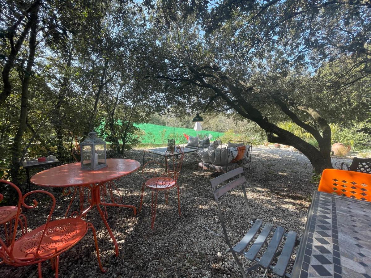Bed and Breakfast Le Calme De La Garrigue Russan Экстерьер фото