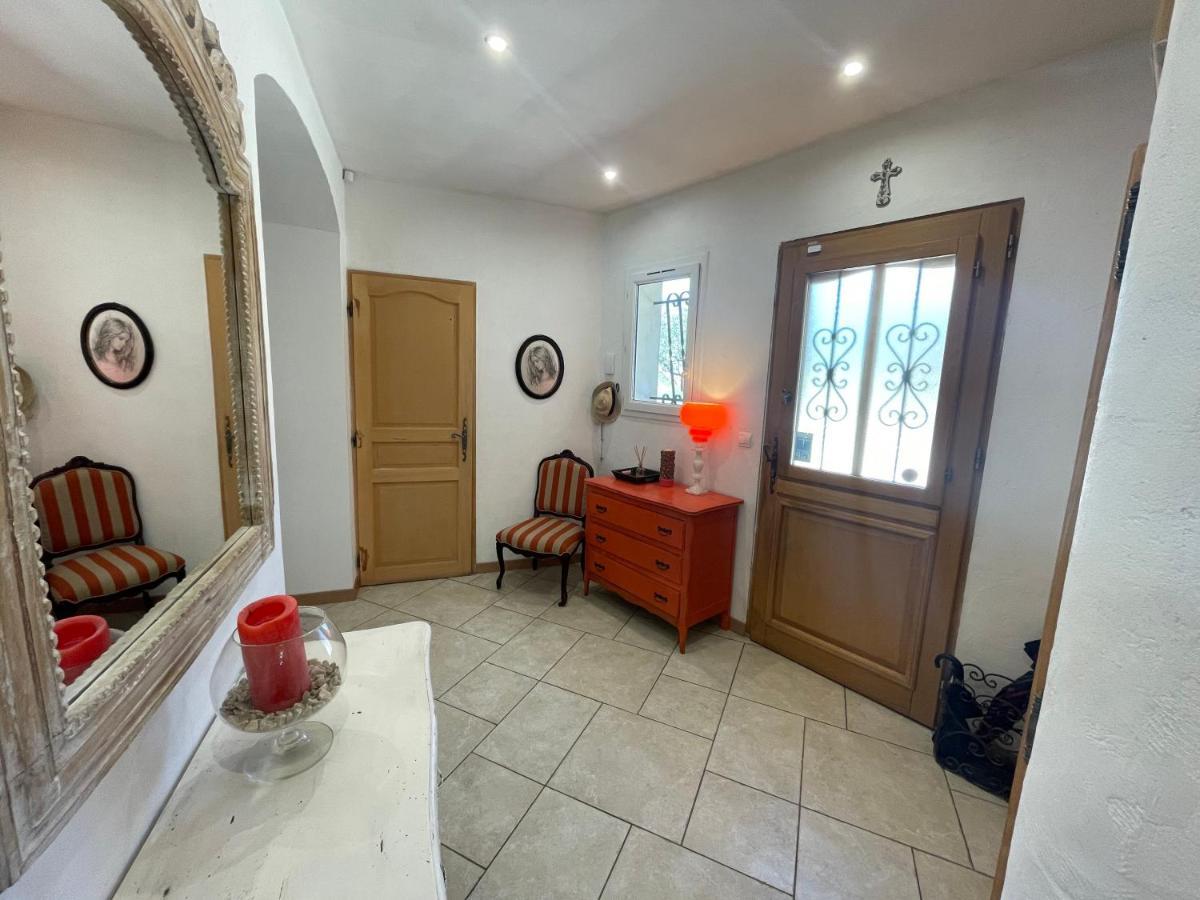 Bed and Breakfast Le Calme De La Garrigue Russan Экстерьер фото