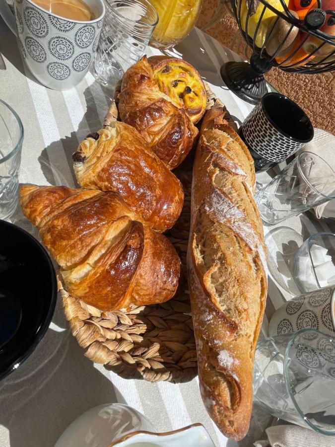 Bed and Breakfast Le Calme De La Garrigue Russan Экстерьер фото
