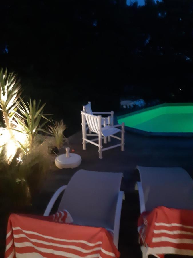 Bed and Breakfast Le Calme De La Garrigue Russan Экстерьер фото