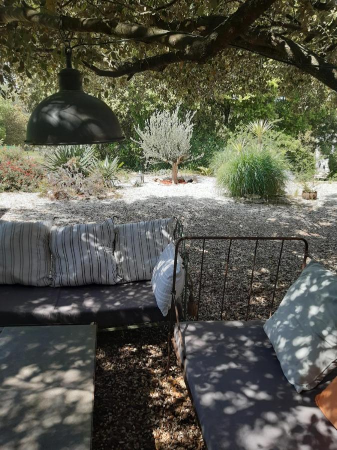 Bed and Breakfast Le Calme De La Garrigue Russan Экстерьер фото