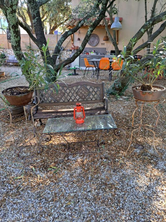 Bed and Breakfast Le Calme De La Garrigue Russan Экстерьер фото