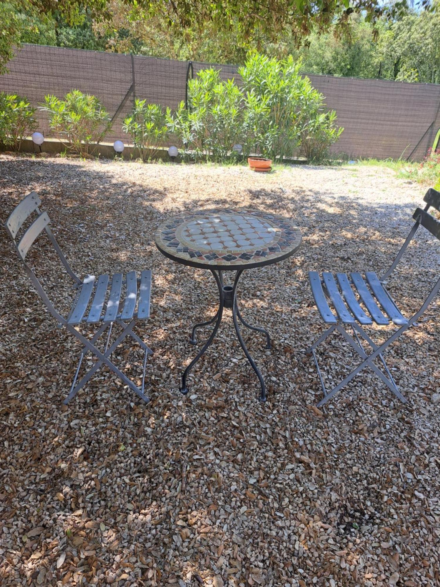 Bed and Breakfast Le Calme De La Garrigue Russan Экстерьер фото