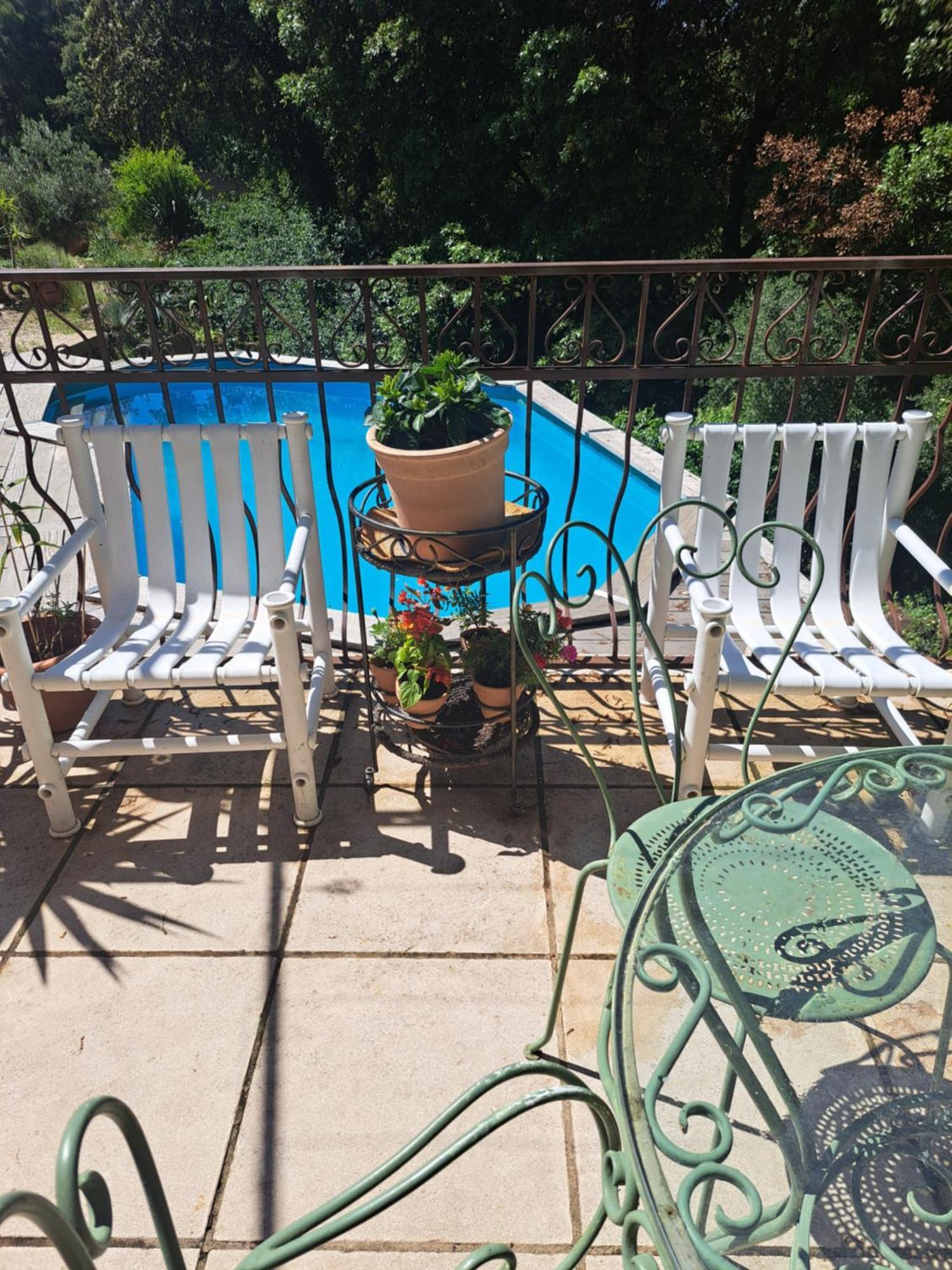 Bed and Breakfast Le Calme De La Garrigue Russan Экстерьер фото